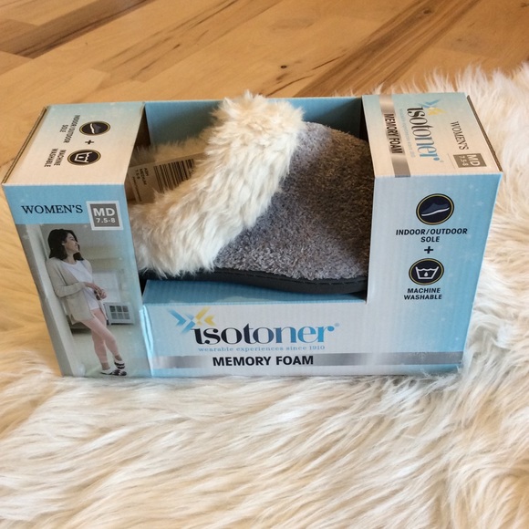 Isotoner Slippers Memory Foam House Shoes Womens M - Picture 1 of 4
